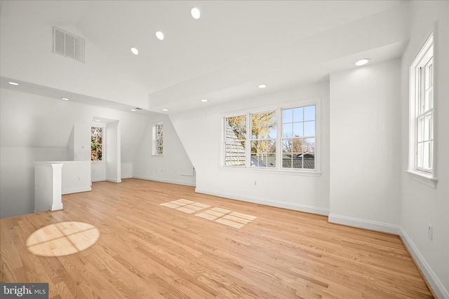 7012 EXETER RD, Bethesda, MD 20814