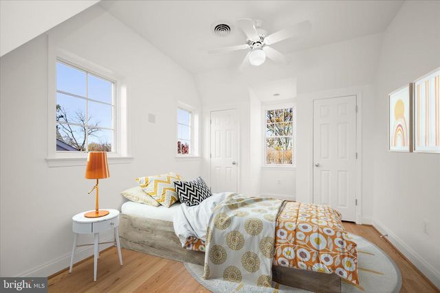 7012 EXETER RD, Bethesda, MD 20814