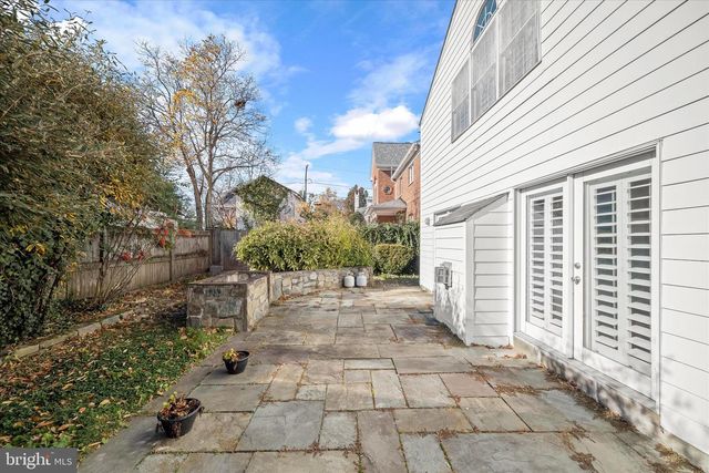 7012 EXETER RD, Bethesda, MD 20814