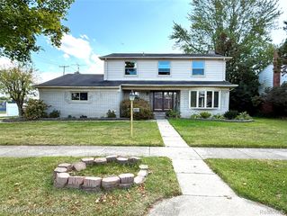 26211 SIMONE Street, Dearborn Heights, MI 48127