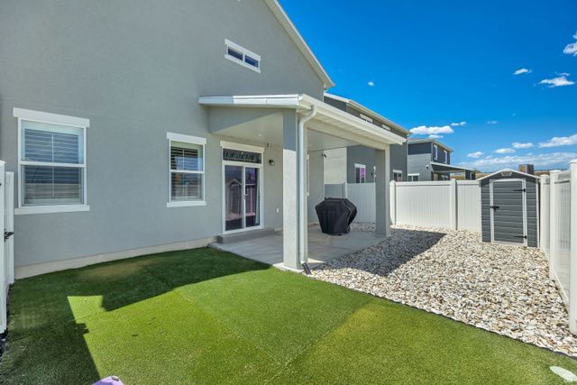 2042 W LYDIA LN, Syracuse, UT 84075