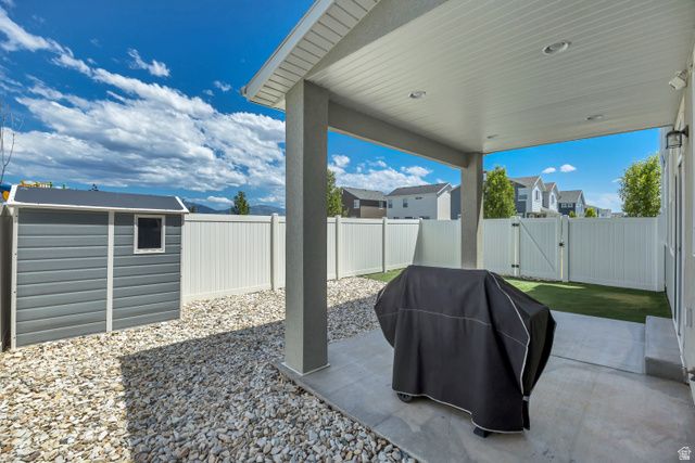 2042 W LYDIA LN, Syracuse, UT 84075