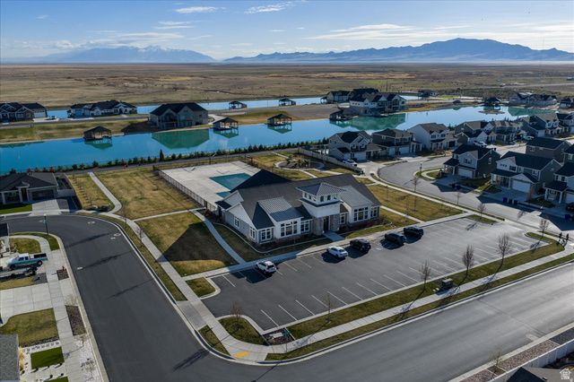 2042 W LYDIA LN, Syracuse, UT 84075