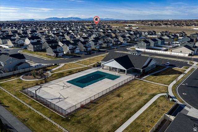 2042 W LYDIA LN, Syracuse, UT 84075