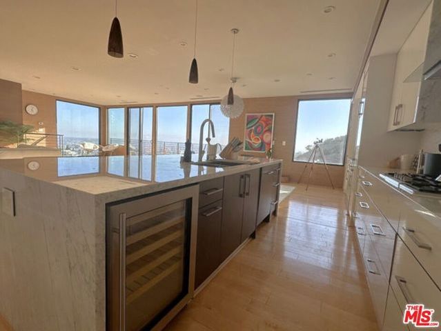 9300 Warbler Way, Los Angeles, CA 90069