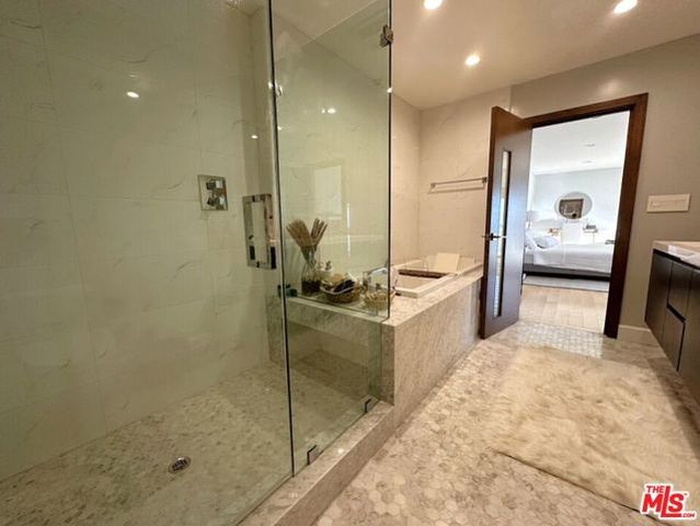 9300 Warbler Way, Los Angeles, CA 90069