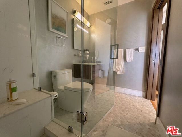 9300 Warbler Way, Los Angeles, CA 90069