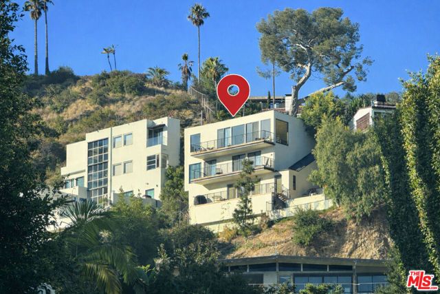 9300 Warbler Way, Los Angeles, CA 90069