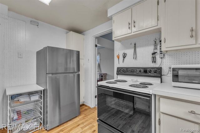 1974 Graefield Road, Birmingham, MI 48009