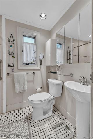 1974 Graefield Road, Birmingham, MI 48009