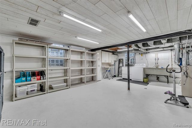 1974 Graefield Road, Birmingham, MI 48009