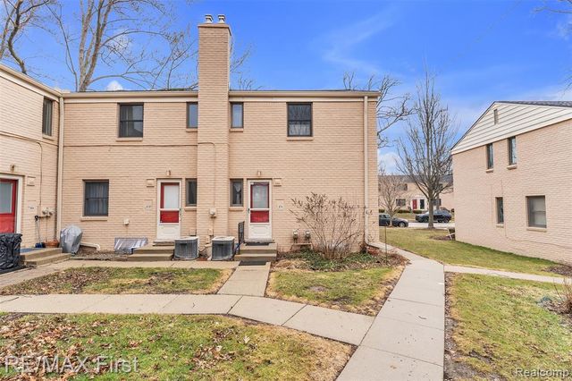 1974 Graefield Road, Birmingham, MI 48009