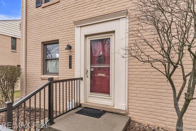 1974 Graefield Road, Birmingham, MI 48009