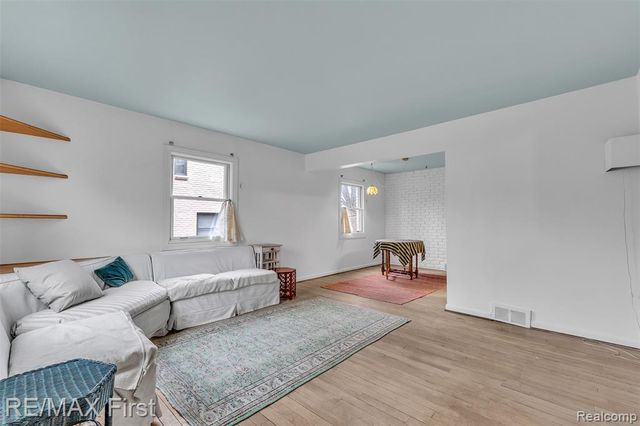 1974 Graefield Road, Birmingham, MI 48009