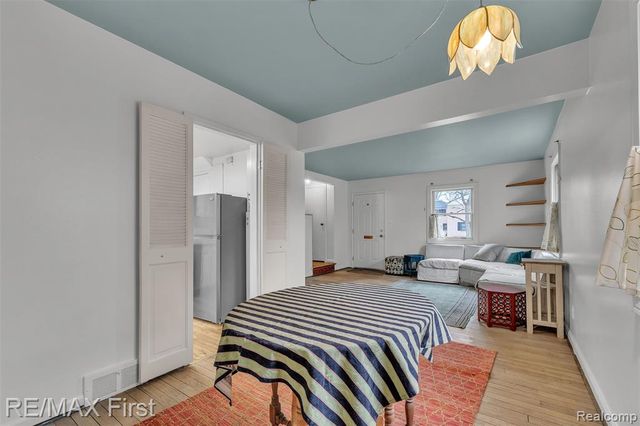 1974 Graefield Road, Birmingham, MI 48009