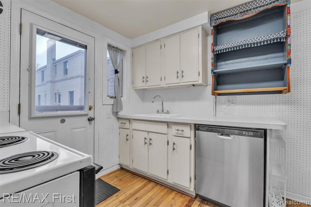 1974 Graefield Road, Birmingham, MI 48009