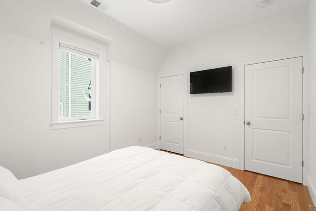 68 Chestnut St 6, Newton, MA 02465