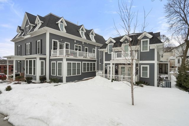 68 Chestnut St 6, Newton, MA 02465