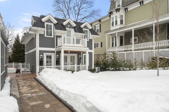 68 Chestnut St 6, Newton, MA 02465