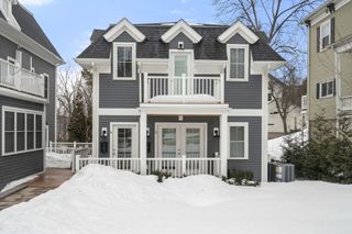 68 Chestnut St 6, Newton, MA 02465