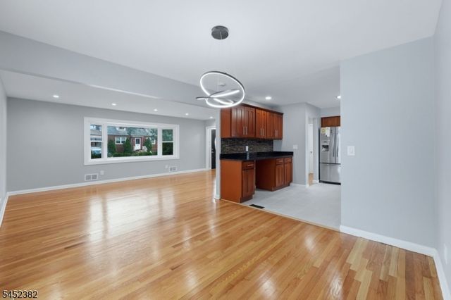 88 6Th St, Clifton City, NJ 07011