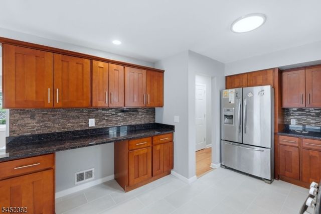 88 6Th St, Clifton City, NJ 07011