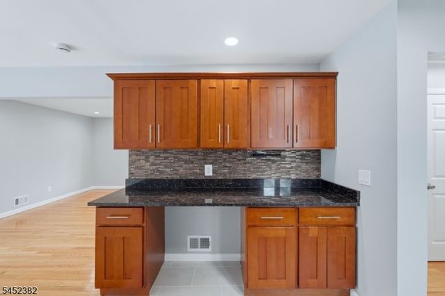 88 6Th St, Clifton City, NJ 07011