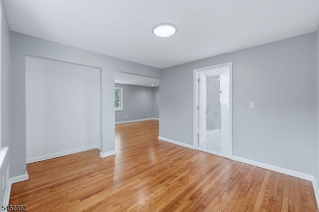 88 6Th St, Clifton City, NJ 07011