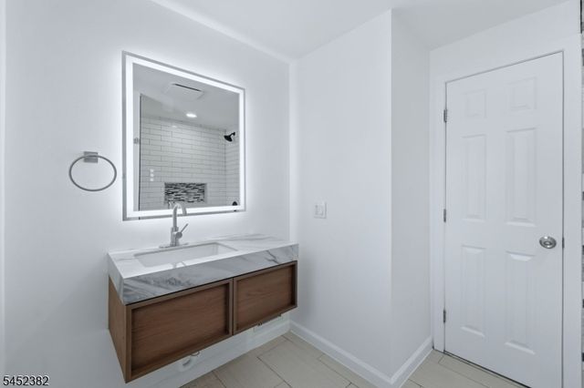 88 6Th St, Clifton City, NJ 07011