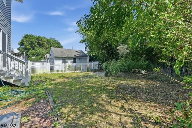 88 6Th St, Clifton City, NJ 07011