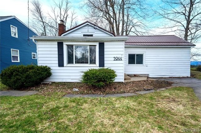 5944 Lakeview, Hamburg, NY 14085