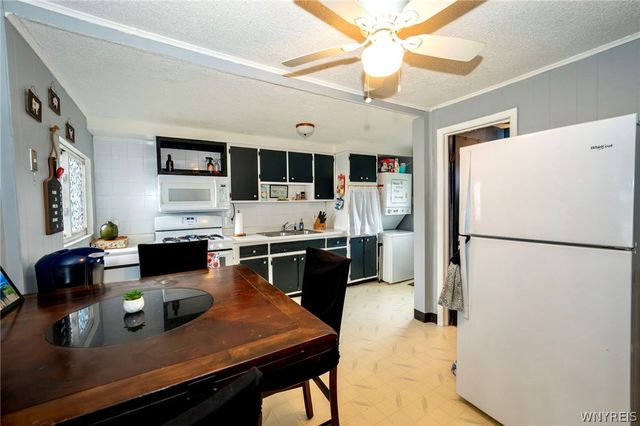 5944 Lakeview, Hamburg, NY 14085