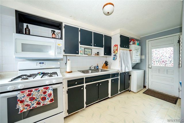 5944 Lakeview, Hamburg, NY 14085