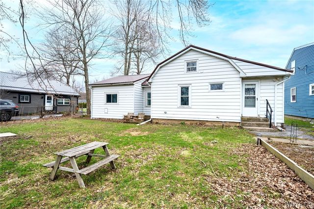 5944 Lakeview, Hamburg, NY 14085