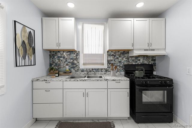 12000 Findlay Street, Detroit, MI 48205