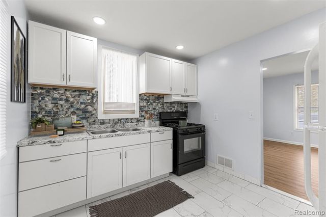 12000 Findlay Street, Detroit, MI 48205