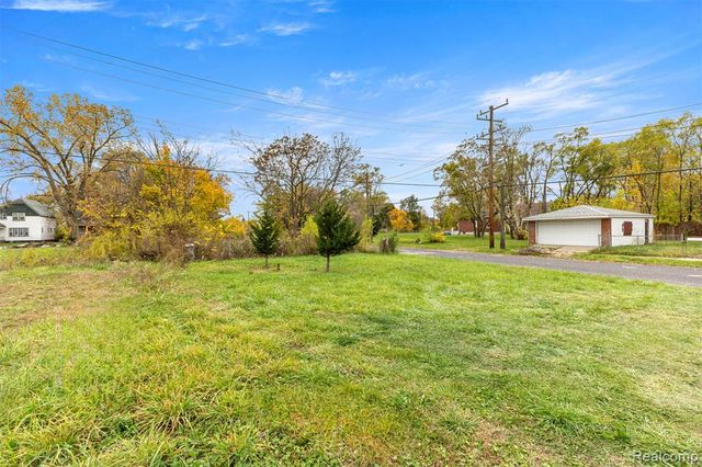 12000 Findlay Street, Detroit, MI 48205