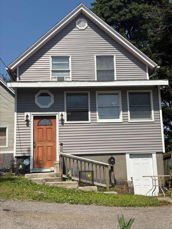 38 Mountain Avenue, New London, CT 06320