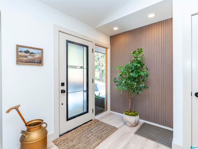 3512 VALLEY CIRCLE, Vestavia Hills, AL 35243