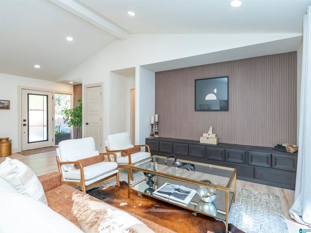 3512 VALLEY CIRCLE, Vestavia Hills, AL 35243