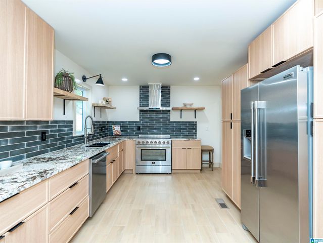 3512 VALLEY CIRCLE, Vestavia Hills, AL 35243