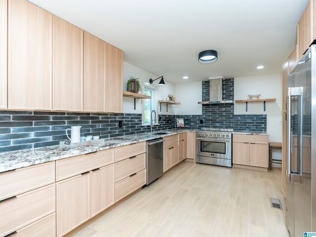3512 VALLEY CIRCLE, Vestavia Hills, AL 35243