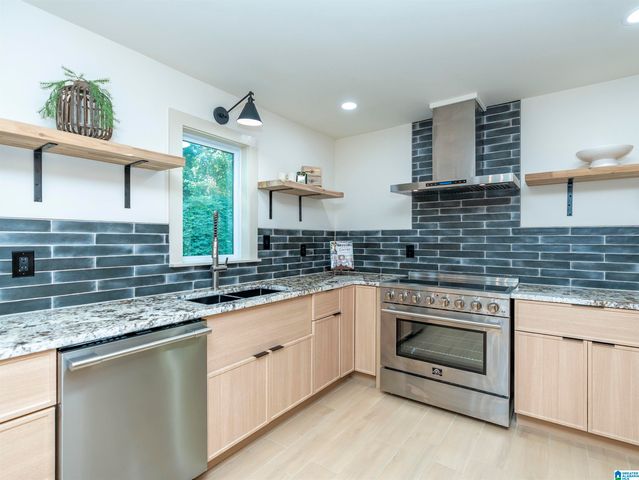 3512 VALLEY CIRCLE, Vestavia Hills, AL 35243