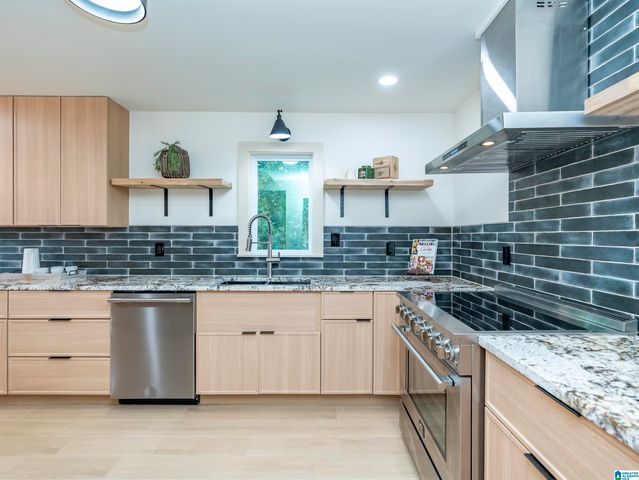3512 VALLEY CIRCLE, Vestavia Hills, AL 35243