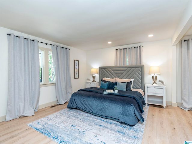 3512 VALLEY CIRCLE, Vestavia Hills, AL 35243