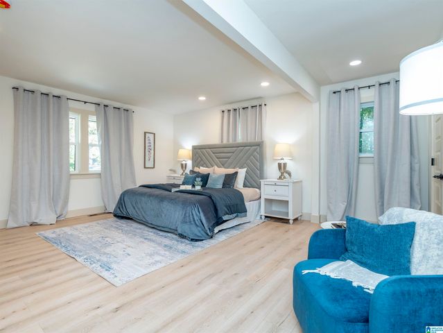 3512 VALLEY CIRCLE, Vestavia Hills, AL 35243