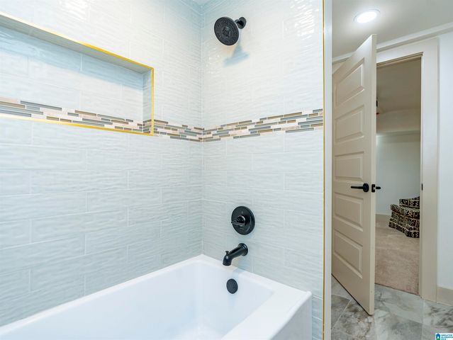 3512 VALLEY CIRCLE, Vestavia Hills, AL 35243