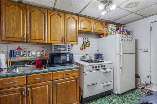 333 East 26 Street, Brooklyn, NY 11226