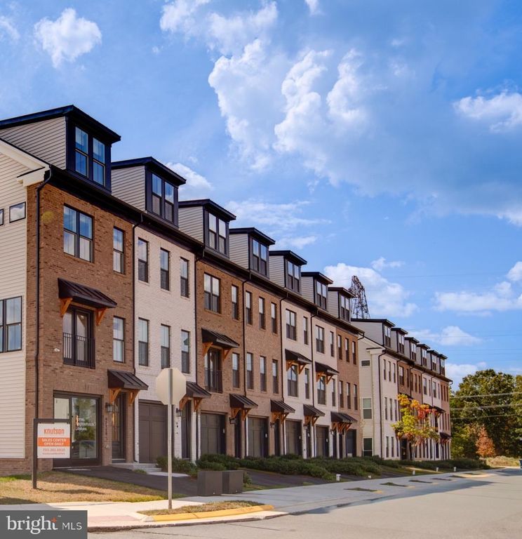 42129 HAZEL GROVE TR, Ashburn, VA 20148