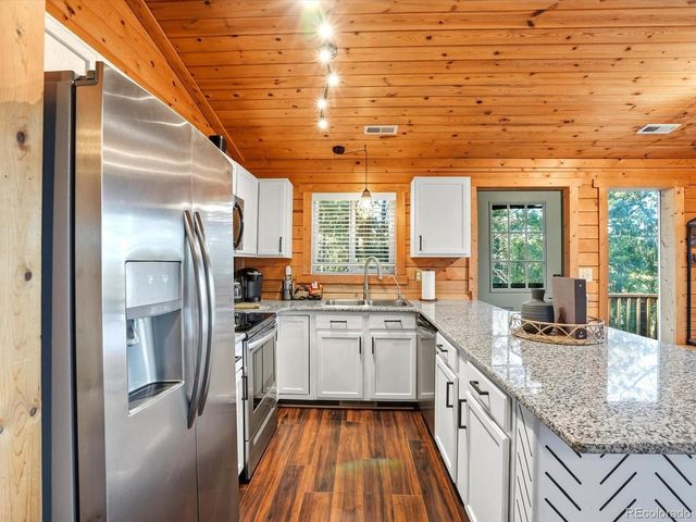 201 Moss Rock Rd, Bailey, CO 80421